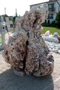 Solitérny kameň hmotnosť 2280 kg, výška 200cm